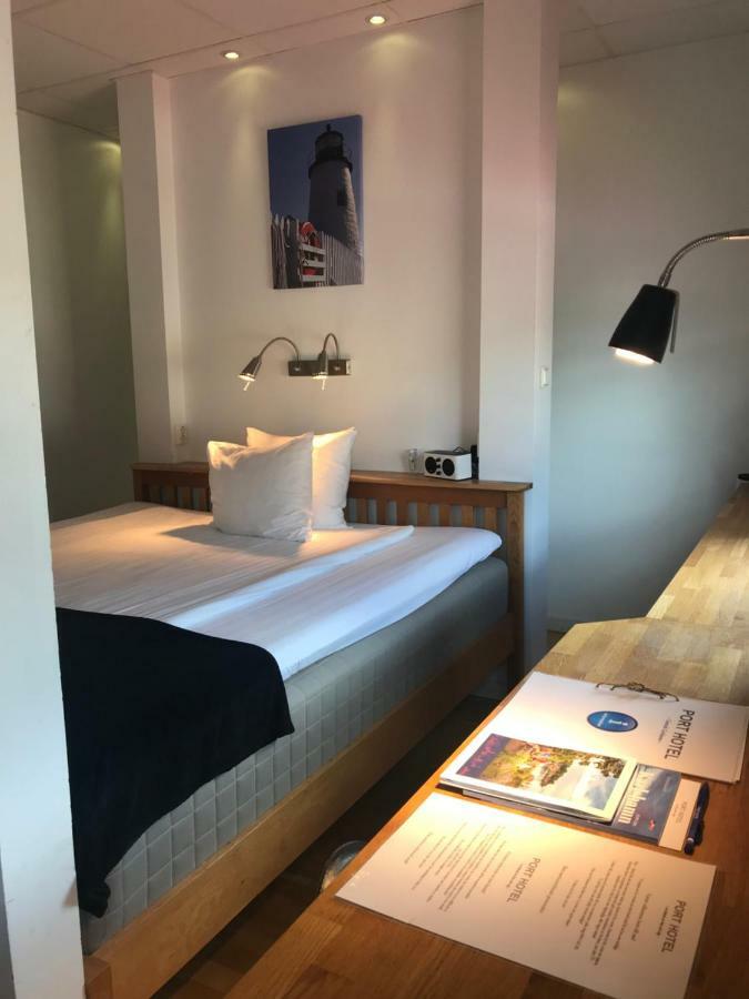 Port Hotel كورلْشامن المظهر الخارجي الصورة